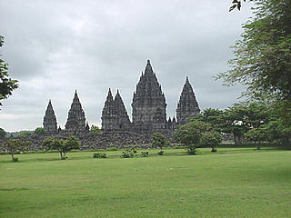 The image “http://www.smilejogja.com/wp-content/prambanan.jpg” cannot be displayed, because it contains errors.